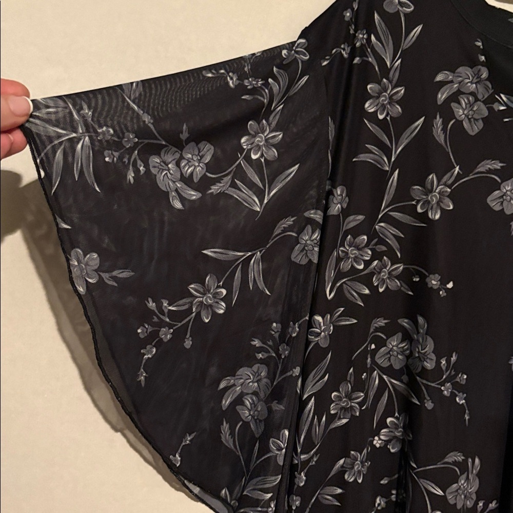 Timeson Women's Short Sleeve V Neck Blouse Floral Tunic top, XXL. NWT. Black - Picture 6 of 14